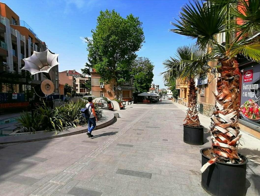 Art Luxury Apartment Burgas Esterno foto